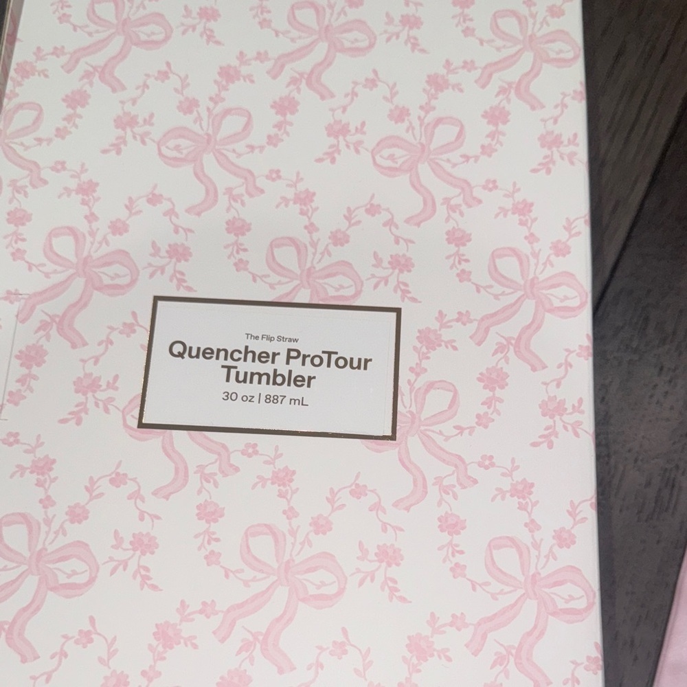 Stanley x LoveShackFancy Pink tumbler Gift Box and dust bag - Picture 4 of 5